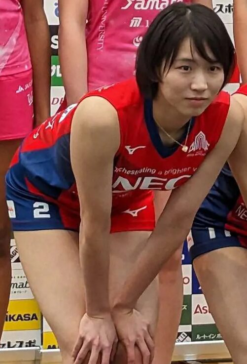 古賀紗理那　尻 画像20選】古賀紗理那の後ろ姿が最高！美尻・美脚・太もも必見！